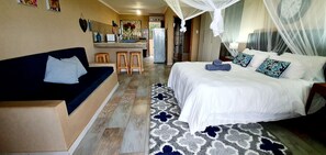 Iron/ironing board, free WiFi, bed sheets - Go Wild Resort (Xai-Xai)