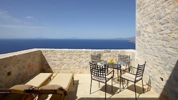 Junior Suite, 1 Bedroom, Hot Tub, Sea View | 1 bedroom, minibar, in-room safe, desk