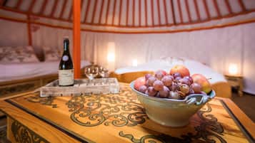 Laptop workspace, free rollaway beds, bed sheets