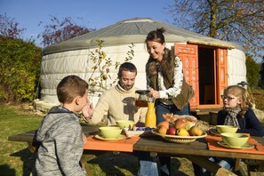 Frühstück (5 EUR pro Person)