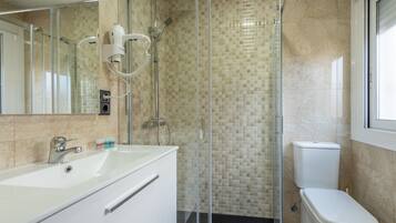 Habitación triple | Baño
