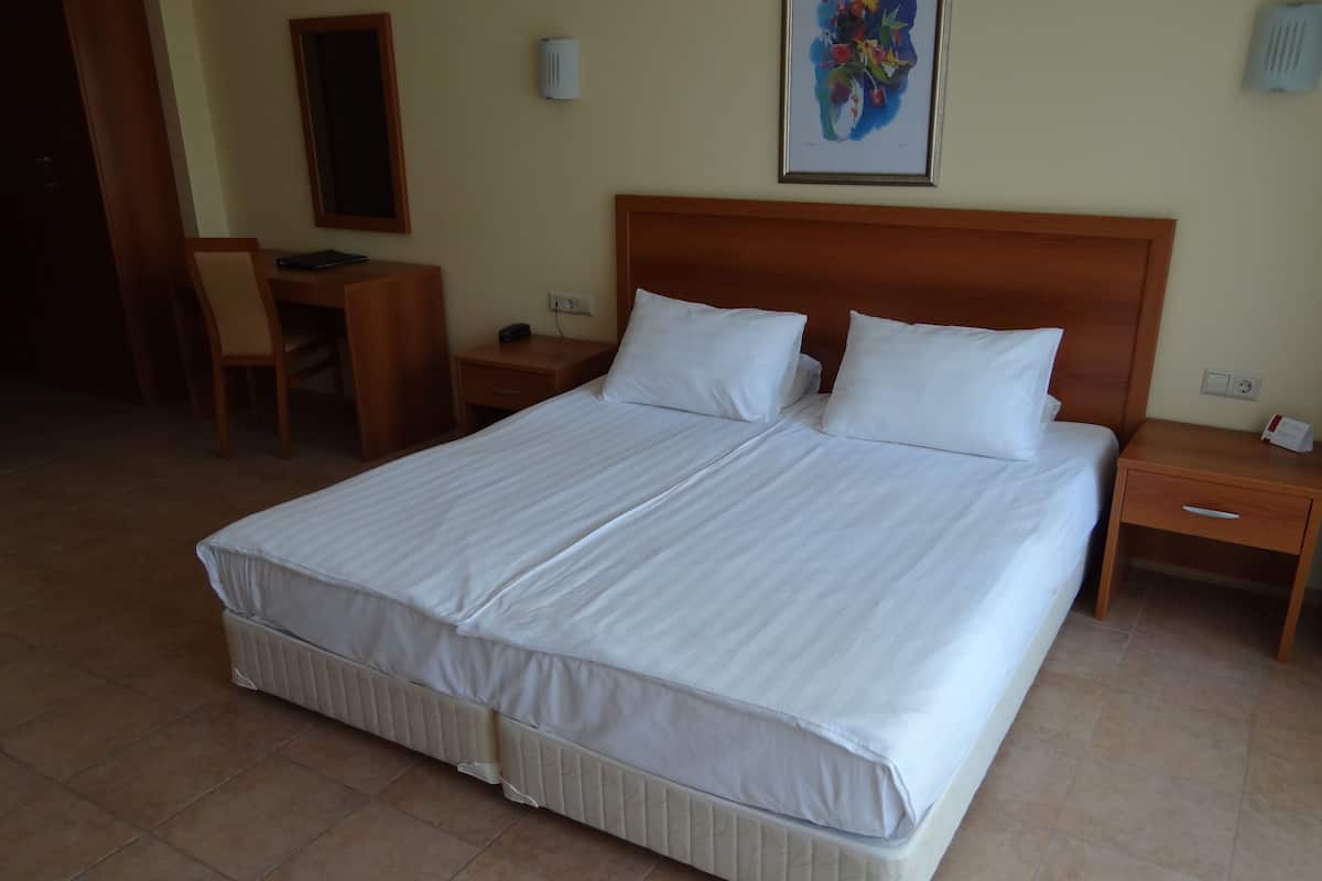 In-room safe, desk, cots/infant beds