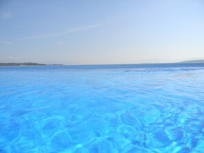室外游泳池