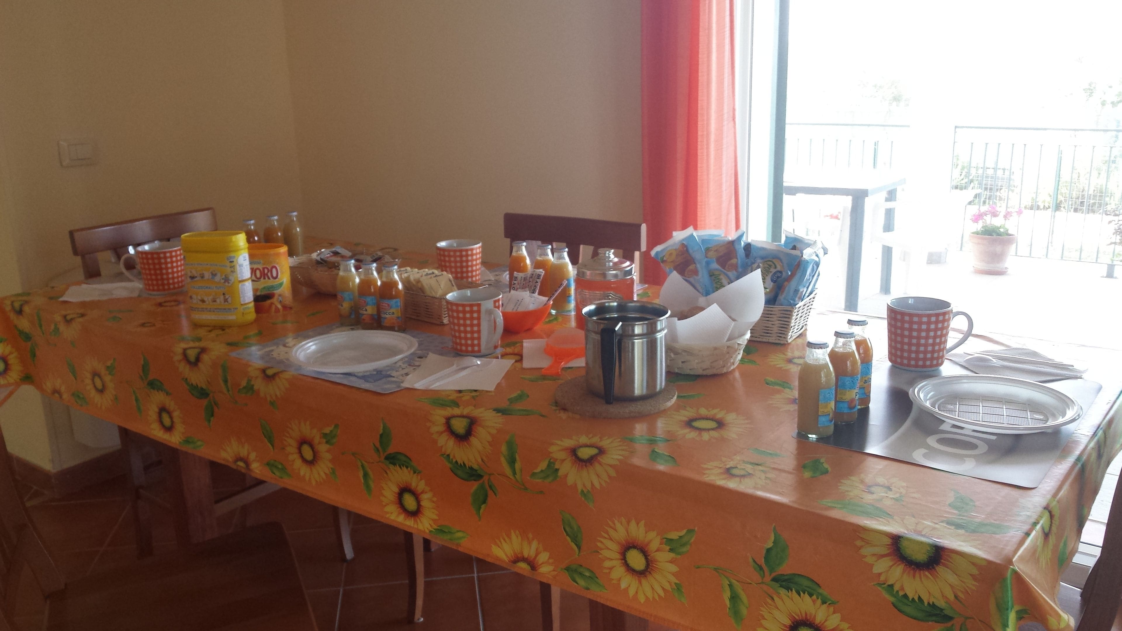 Sarapan ambil sendiri setiap hari (EUR 2 per orang)