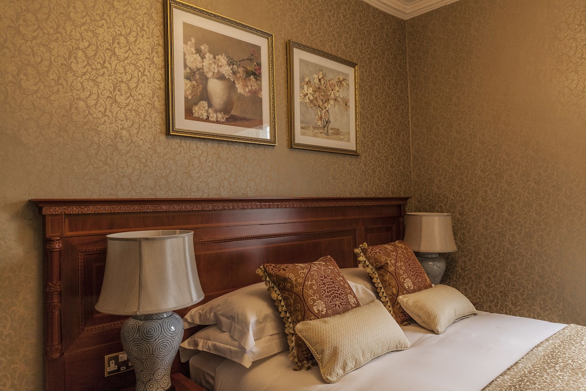 Standard Double Room, 1 Double Bed, Ensuite, Garden View | 1 bedroom, premium bedding, iron/ironing board, free WiFi