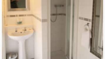 Shower, free toiletries, towels