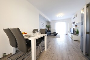 Dining - Carmen Apartment Deluxe (Vir)