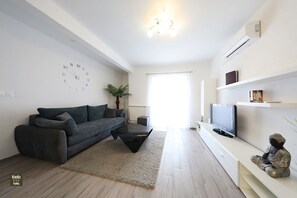 Smart TV, DVD player, music library, stereo - Carmen Apartment Deluxe (Vir)