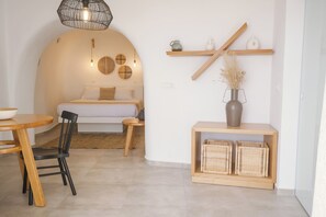 Svit Comfort - bubbelpool - havsutsikt | Sängtillbehör av högsta kvalitet och värdeförvaringsskåp på rummet