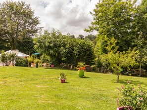 Property grounds - Charming house in the valley for 2, nature and tranquility (Beauficel)