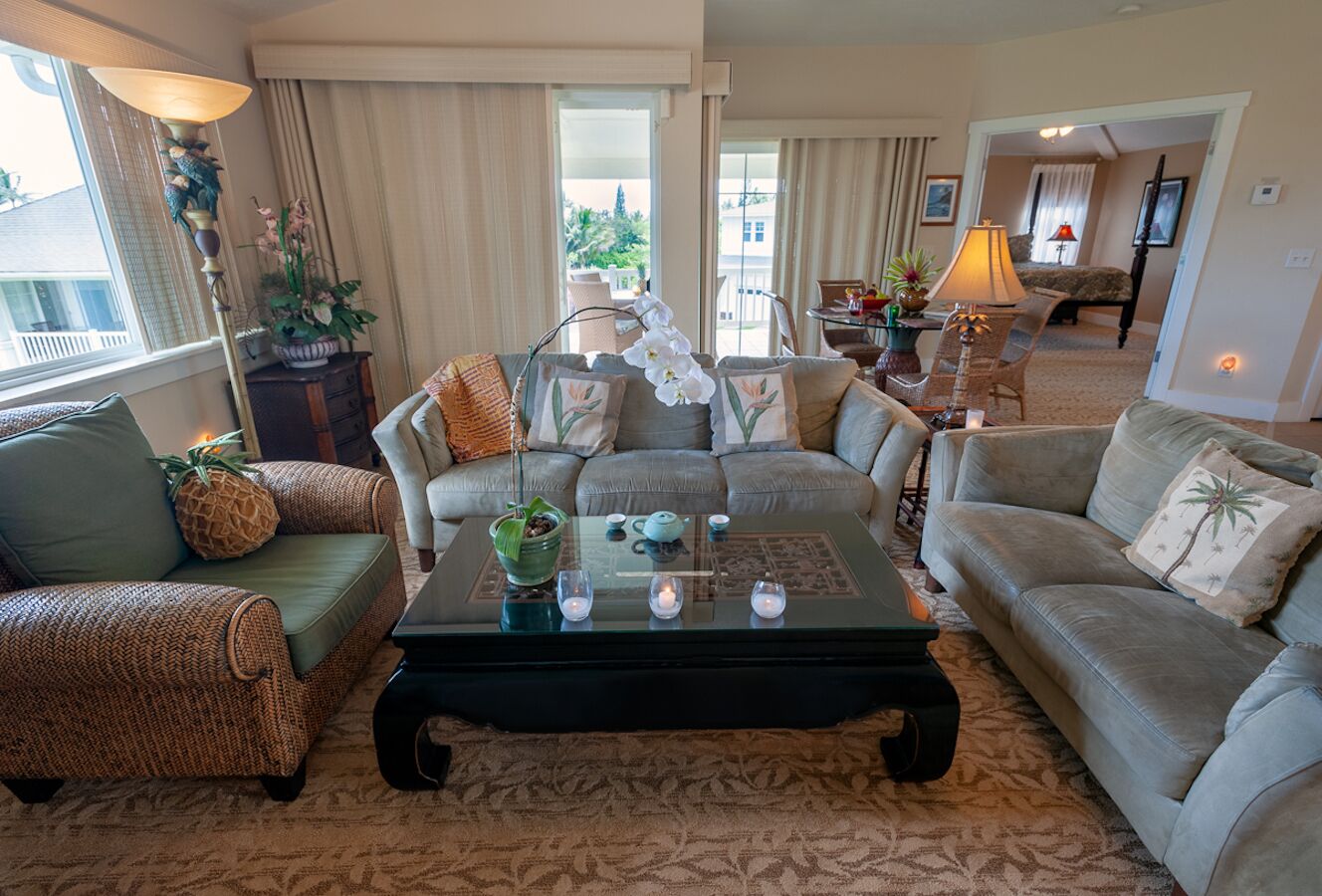 Plantation 1322- so many extras! AC, fitness center, hot tub,, garage, more!