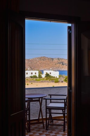 Habitación con 2 camas individuales, vista al mar | Vista desde la habitación