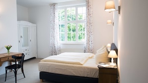 Double or Twin Room | In-room safe, WiFi (free), bed sheets - Hotel 1912 (Angermuende)