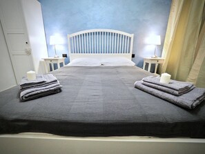 Apartment, 1 Bedroom | 1 bedroom, iron/ironing board, free WiFi, bed sheets - Dimora Degli Indoratori Zona Acquario (Genoa)