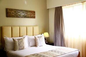 Desk, free WiFi - Nabo Residences & Spa (Nairobi)