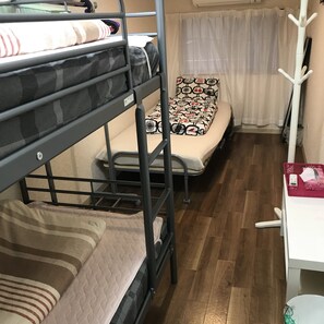 Triple Room | 1 bedroom, soundproofing, free WiFi, bed sheets