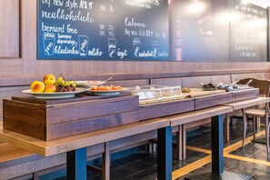 Free daily continental breakfast