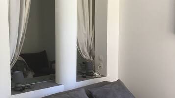 Double Room | In-room safe, individually decorated, individually furnished, desk