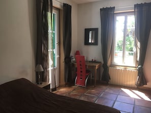 In-room safe, individually decorated, individually furnished, desk