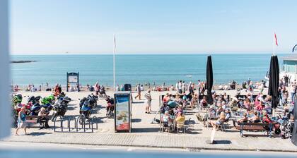 Ar Lan Y Mor Seaside Apartment