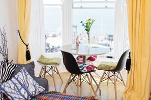 Appartement Deluxe, 1 chambre, vue océan | Restauration dans la chambre