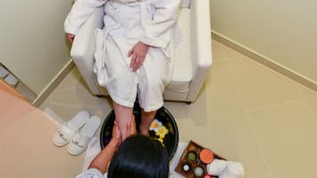 Nail salon