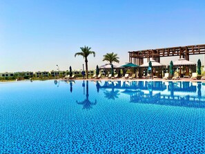 Indoor pool, outdoor pool - Retaj Salwa Resort & Spa (Abu Nakhlah)