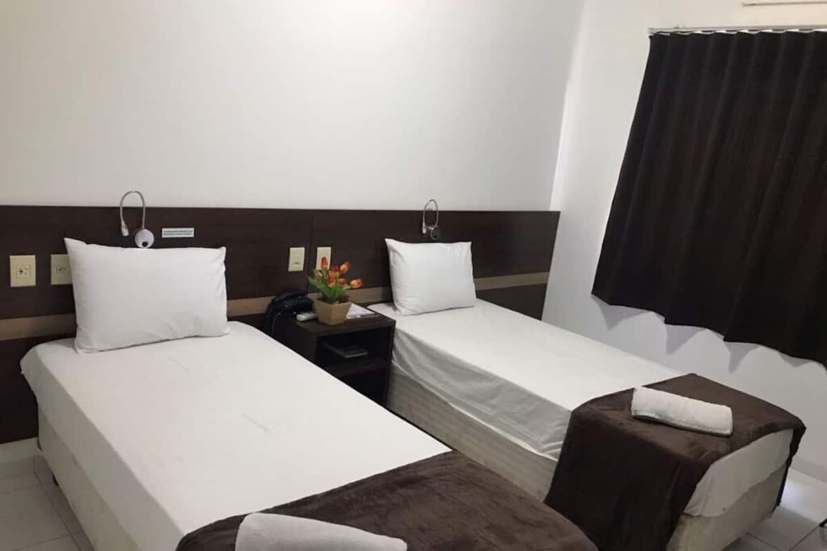 1 dormitorio, ropa de cama de alta calidad, minibar y escritorio