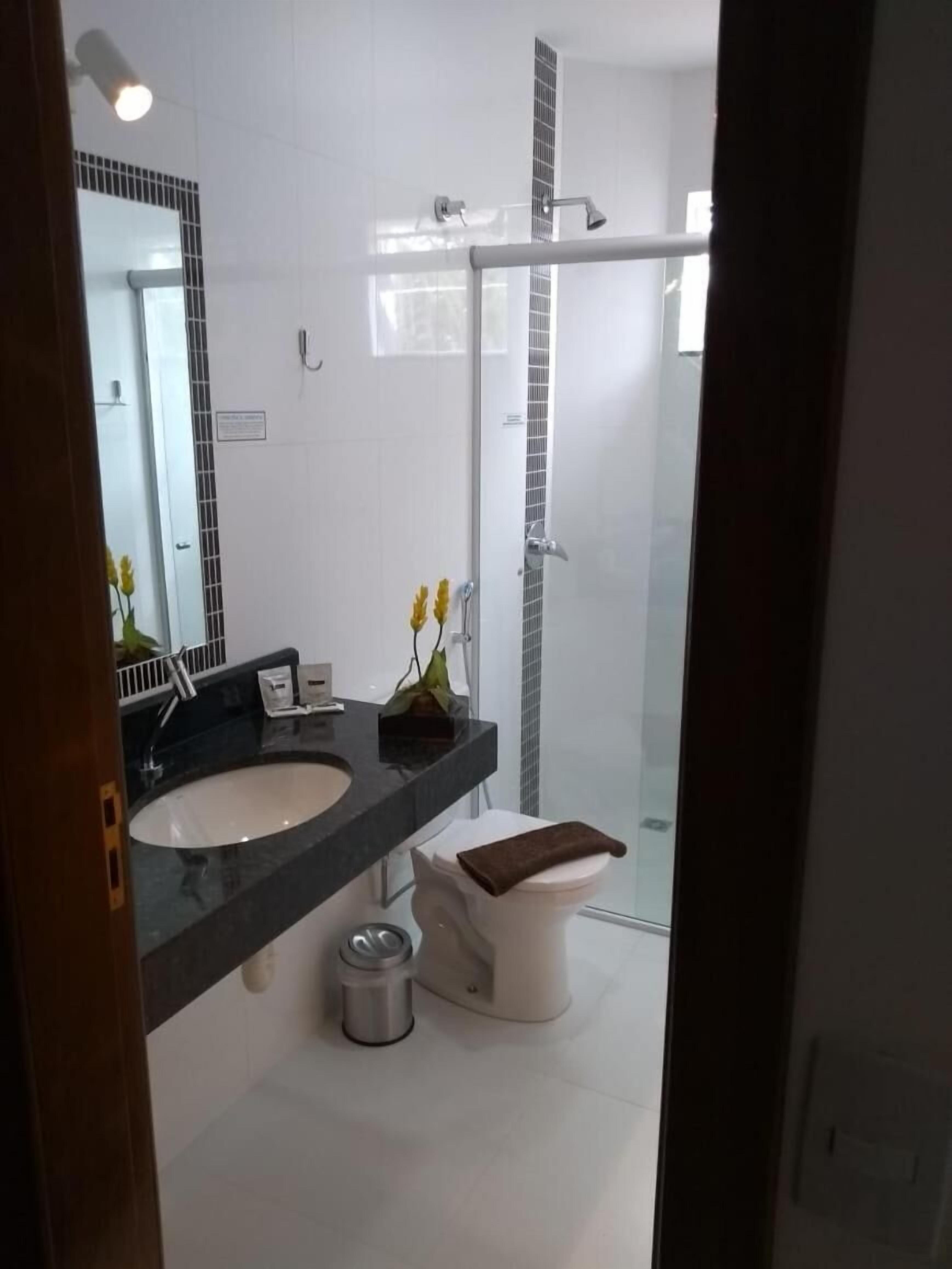 Executive Twin Room | Bathroom
