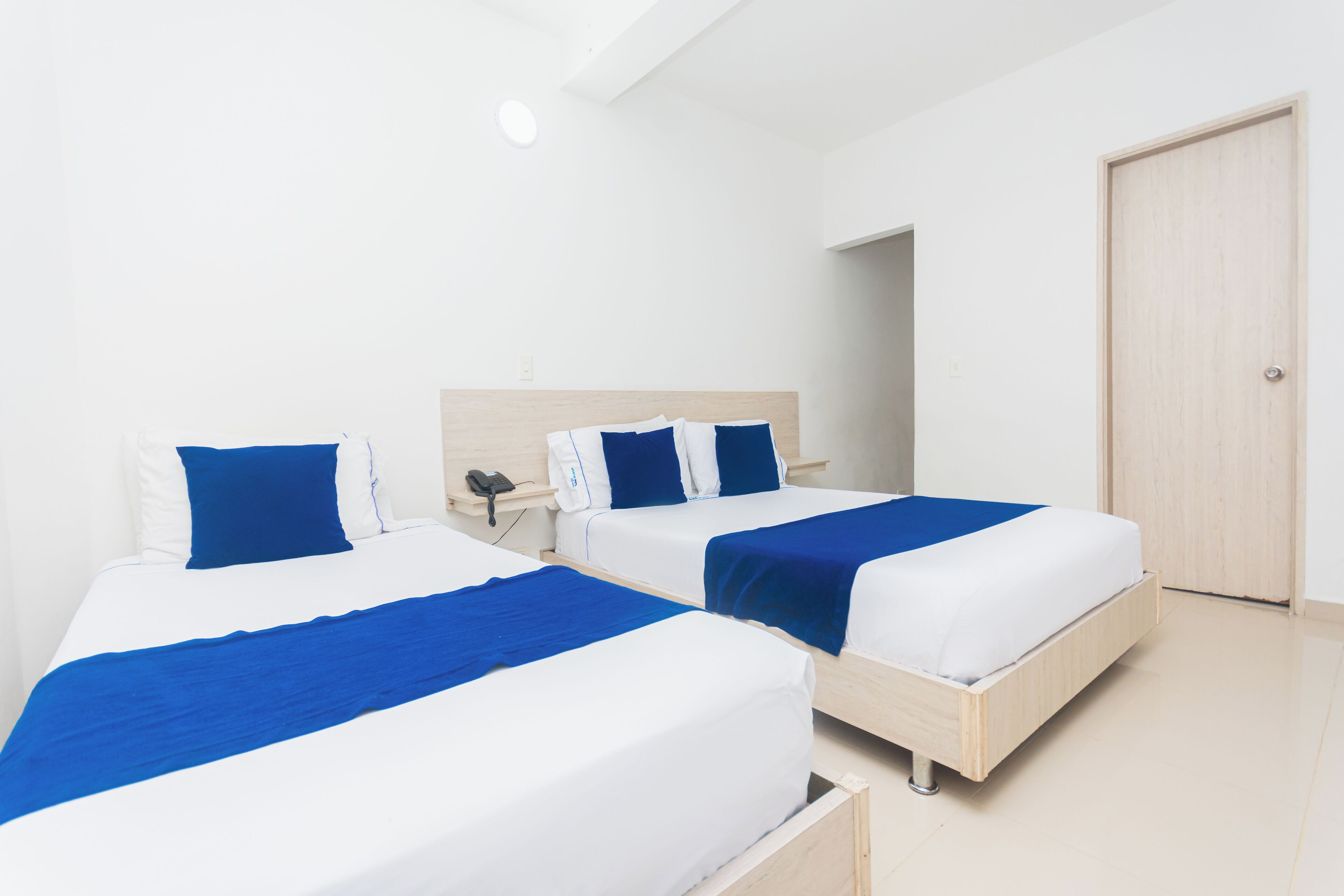 quadruple room | free wifi, bed sheets