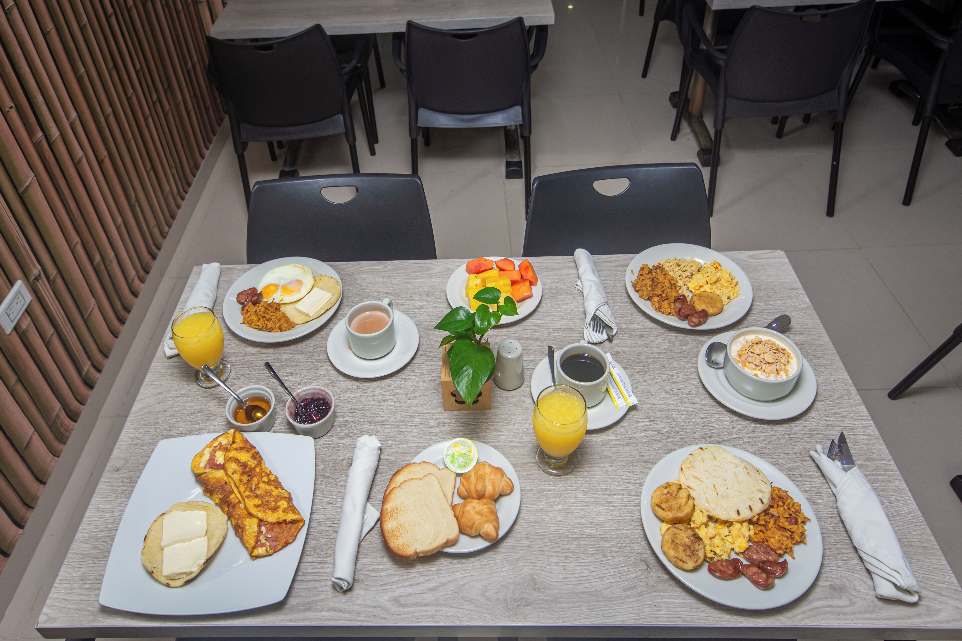 free daily full breakfast