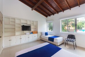 Triple Room | Free WiFi, bed sheets - Hotel Suite Del Parque (Medellín)