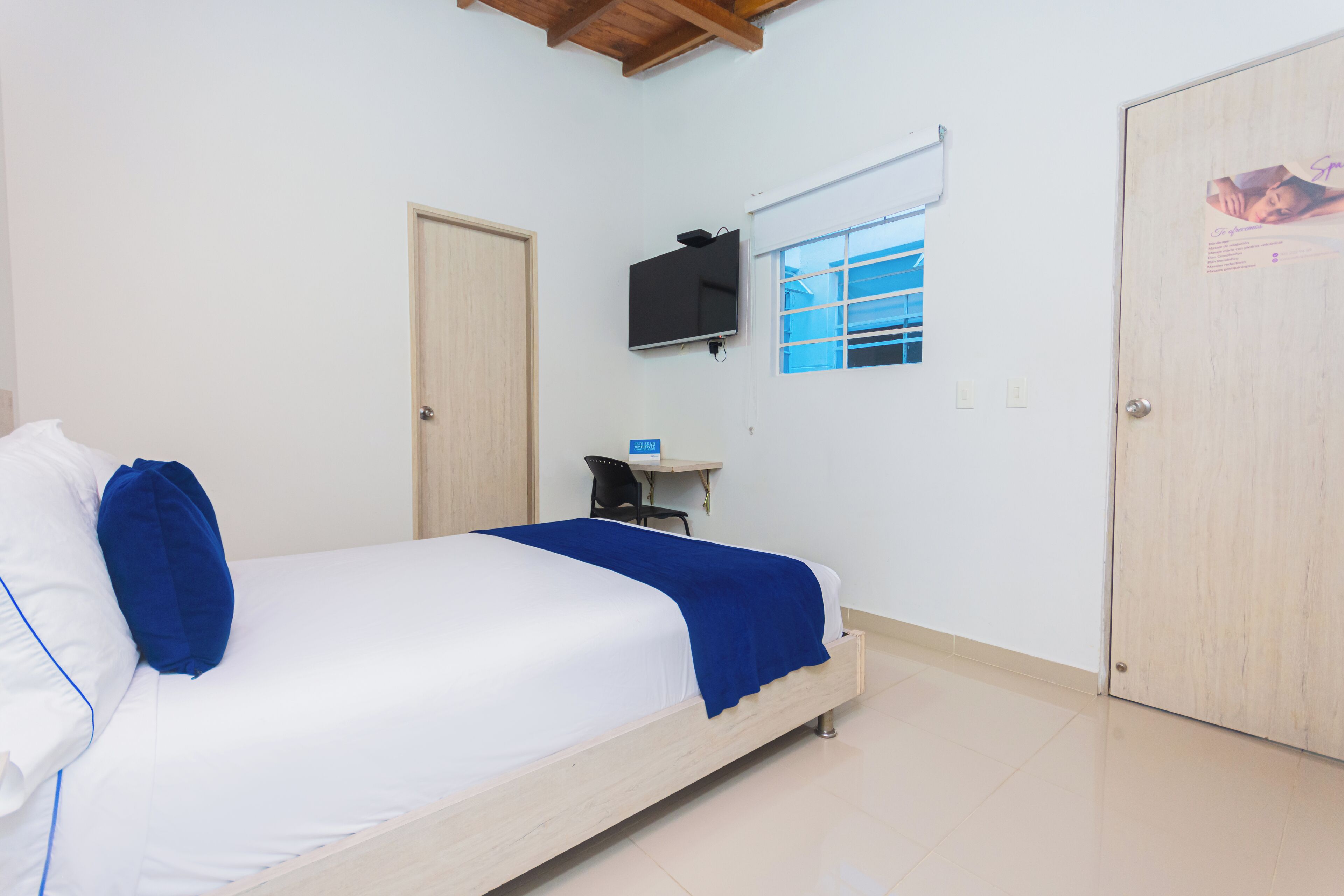 double room, 1 queen bed | free wifi, bed sheets