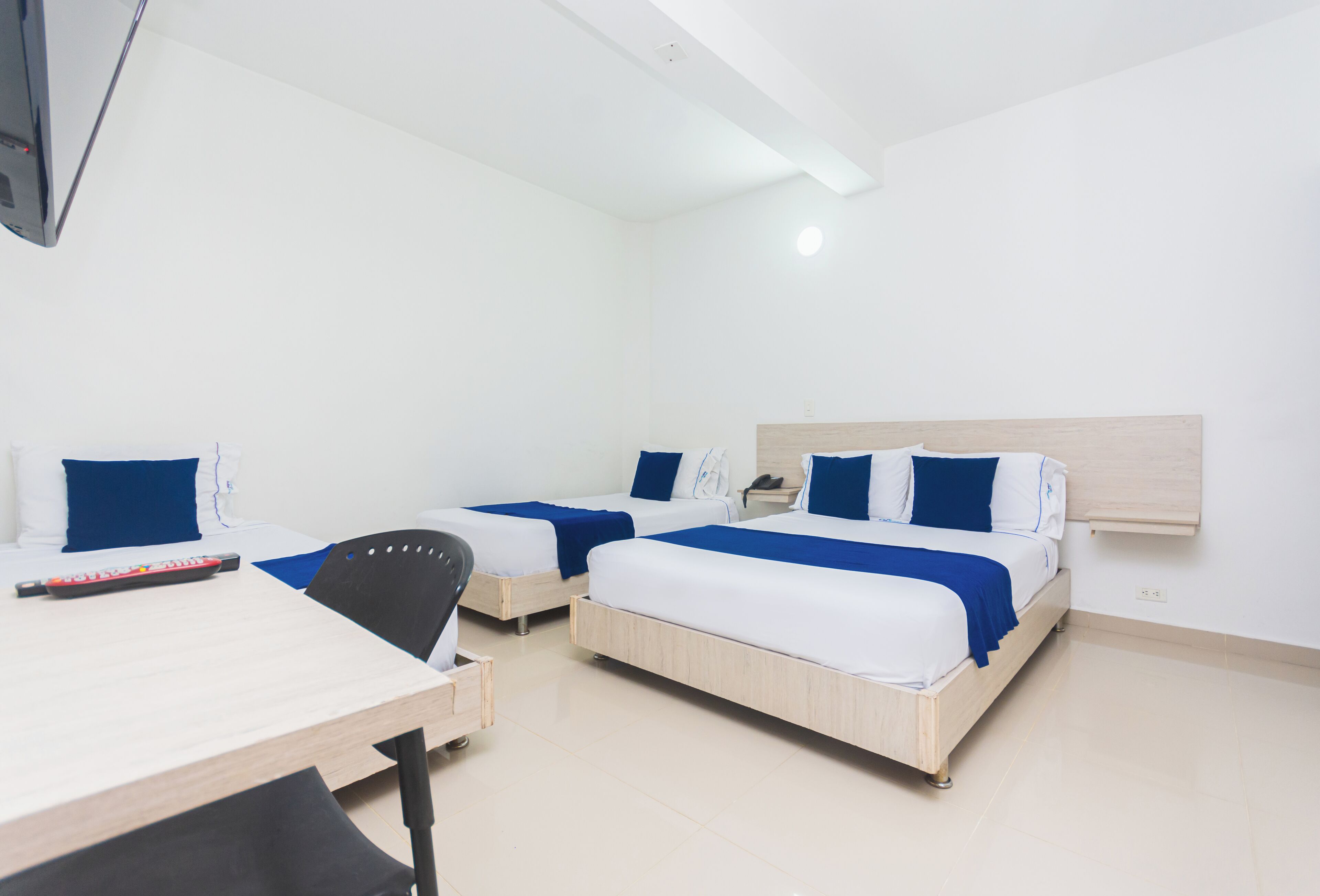 quadruple room | free wifi, bed sheets