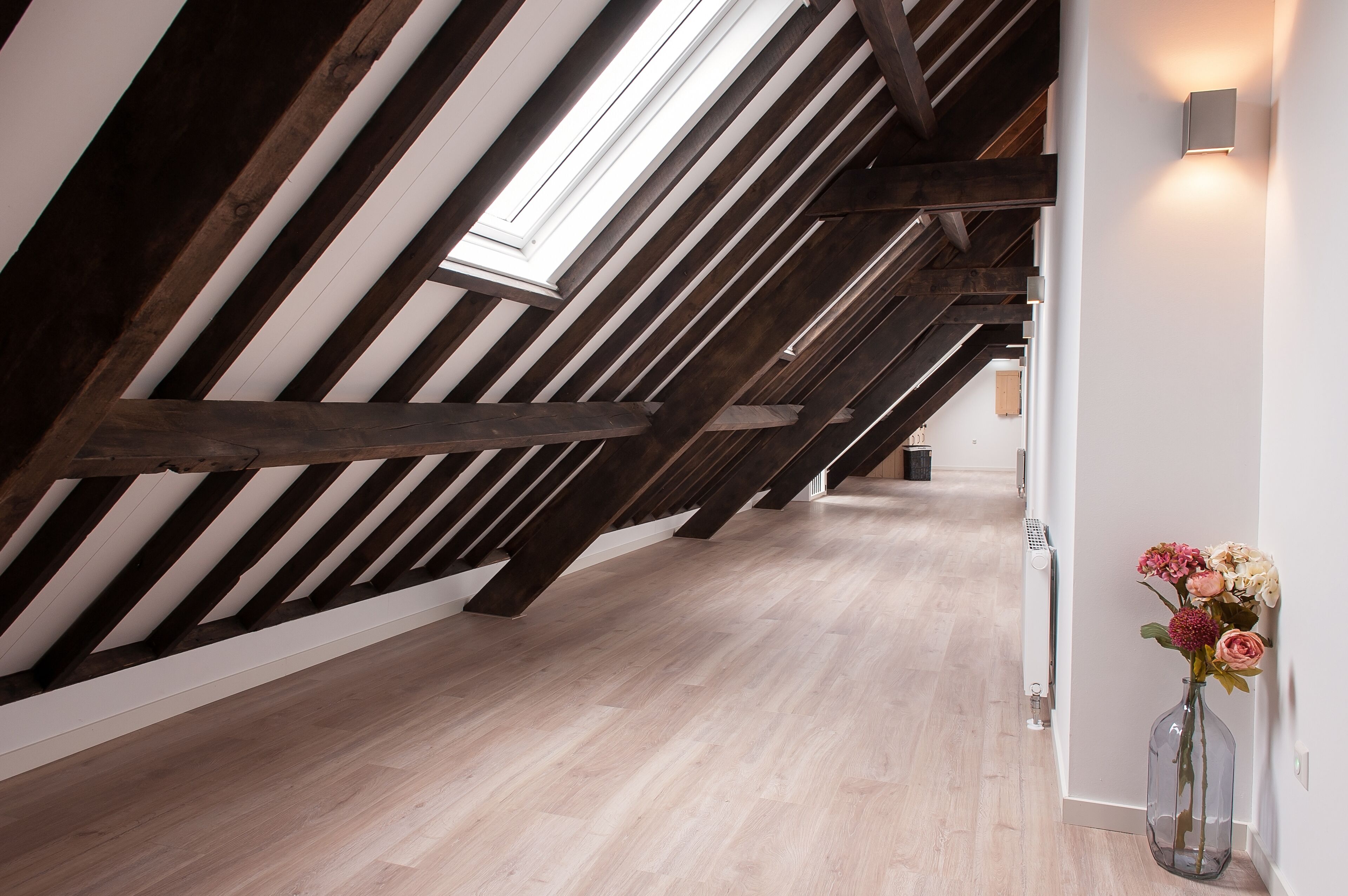 Smart TV 37-inci dengan saluran TV kabel, TV, dan Netflix