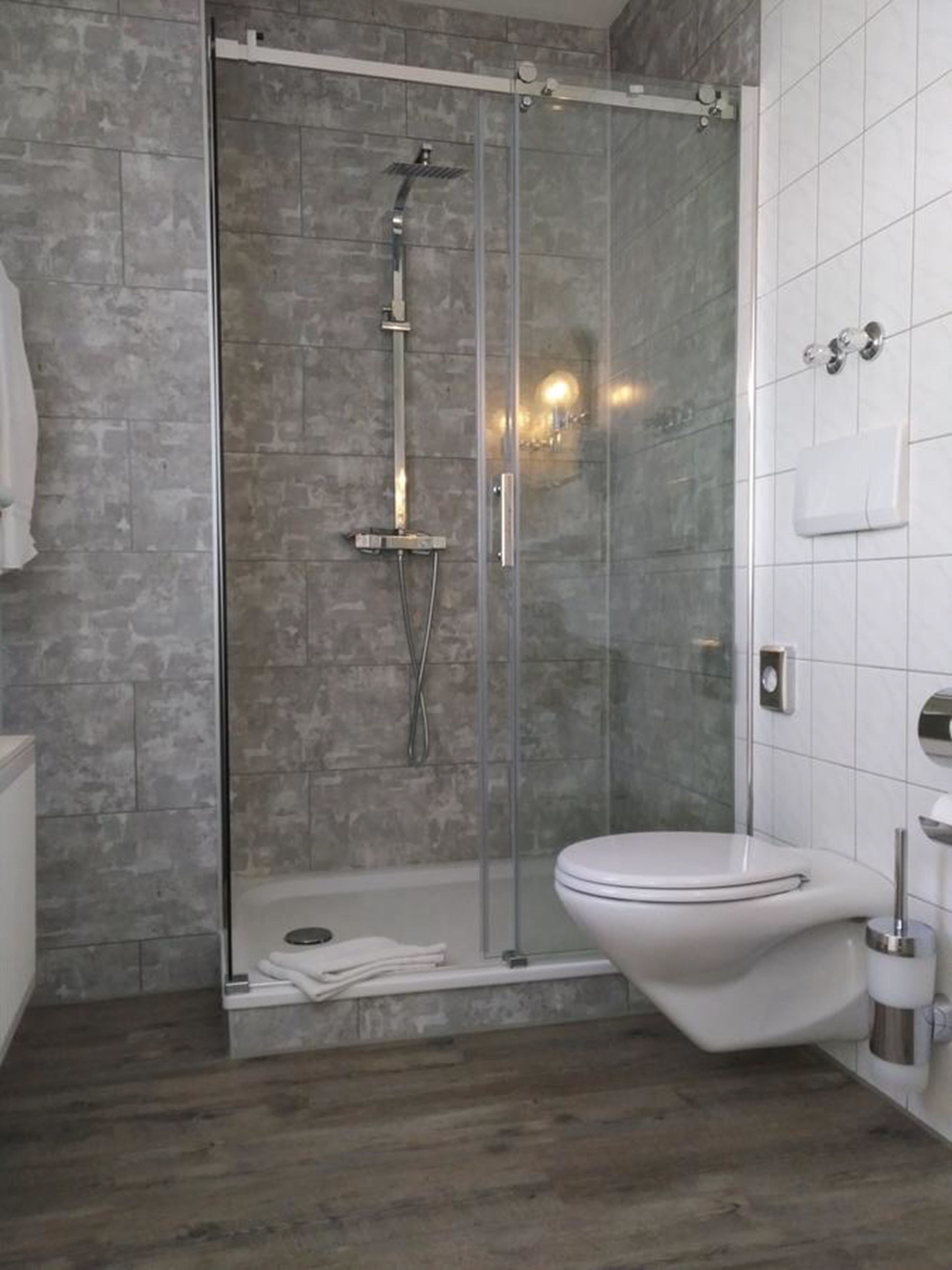 ของใช้ในห้องน้ำฟรี, ไดร์เป่าผม, ผ้าเช็ดตัว