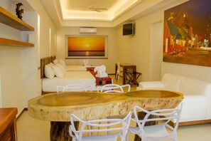 In-room safe, desk, blackout curtains, soundproofing - Casa Azul Maya (Isla Mujeres)