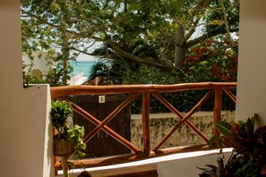 In-room safe, desk, blackout curtains, soundproofing - Casa Azul Maya (Isla Mujeres)
