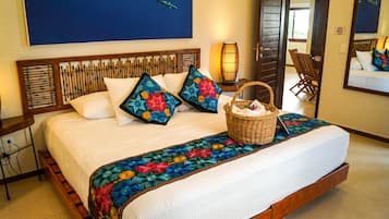 2 habitaciones, caja de seguridad en la habitación y escritorio