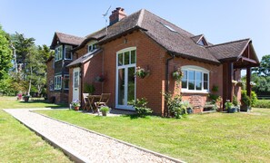 Exterior detail - Linden House (Chichester)