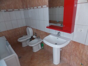 Shower dan perlengkapan mandi gratis