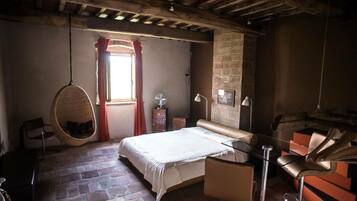 Deluxe Quadruple Room, 2 Bedrooms | Desk, soundproofing, cribs/infant beds, free WiFi