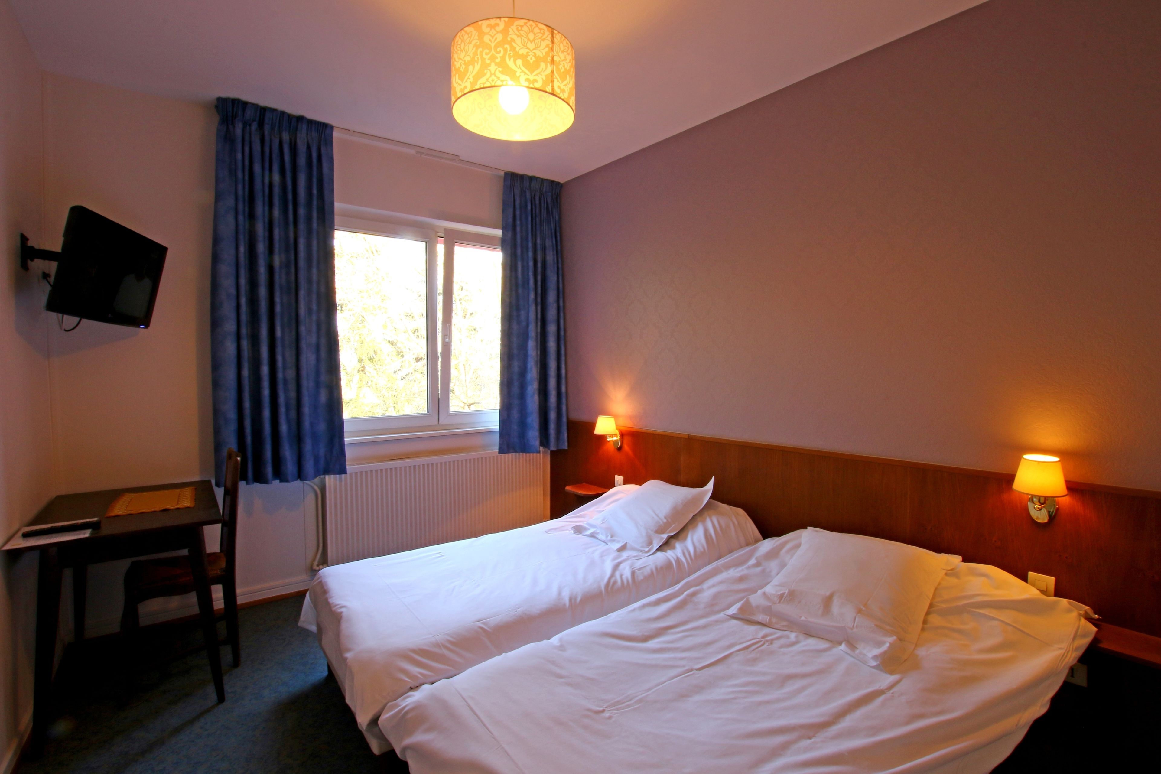 Kahden hengen standard-huone (kaksi sänkyä) | Työpöytä, silitysrauta/-lauta, vuodevaatteet