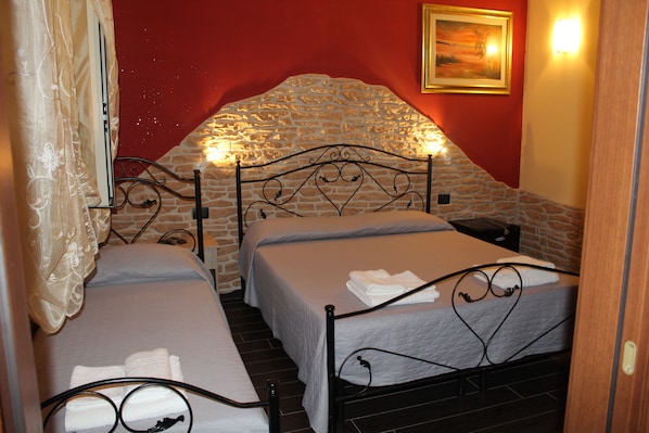 Classic Triple Room, Garden View