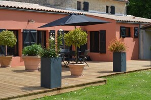 Terrace/patio - Chambre d'hôtes La Grange d'Aunis (Aigrefeuille-d'Aunis)