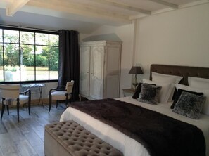 1 bedroom, Egyptian cotton sheets, premium bedding, Select Comfort beds - Chambre d'hôtes La Grange d'Aunis (Aigrefeuille-d'Aunis)