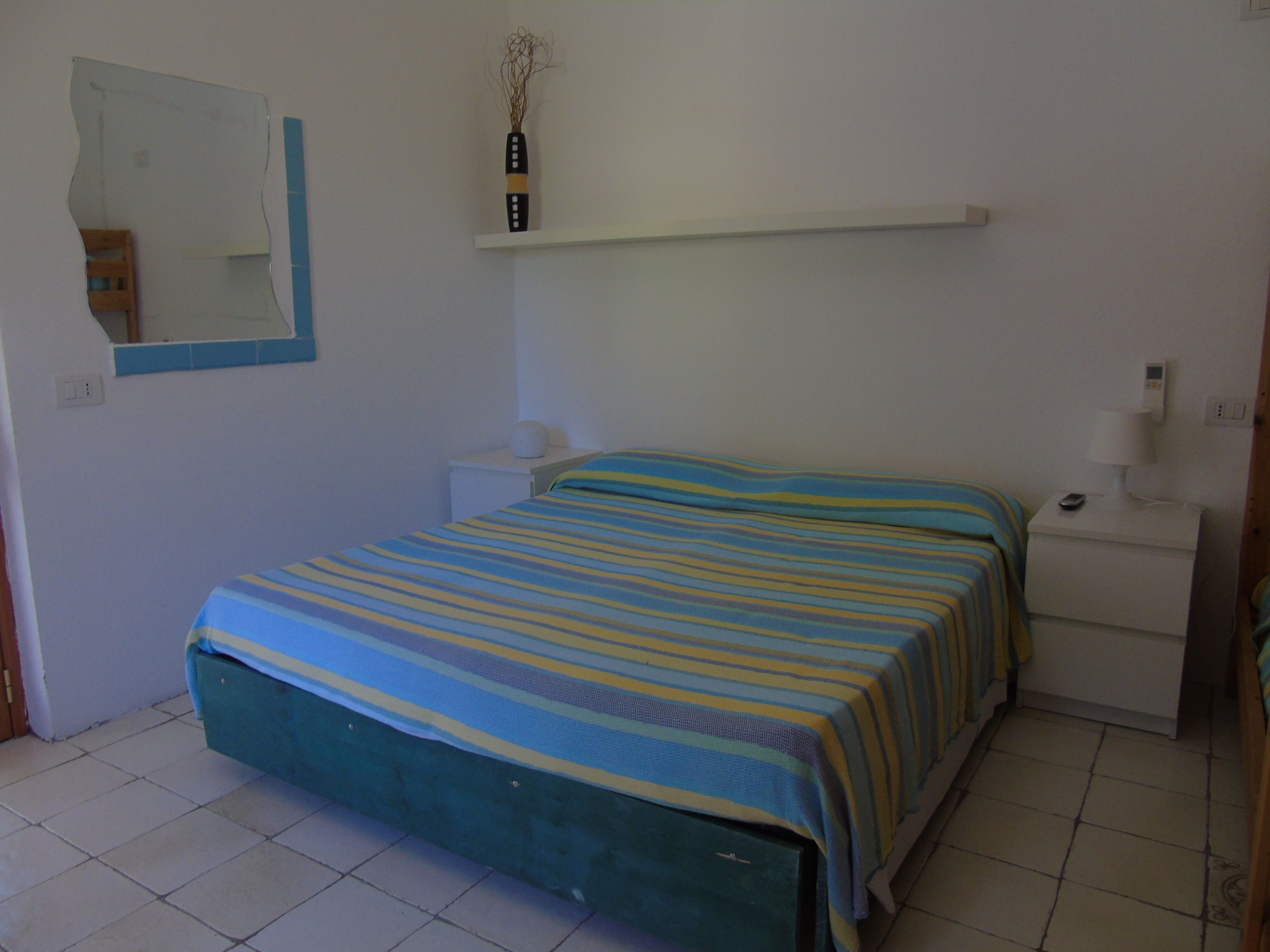 Minibar, bed sheets