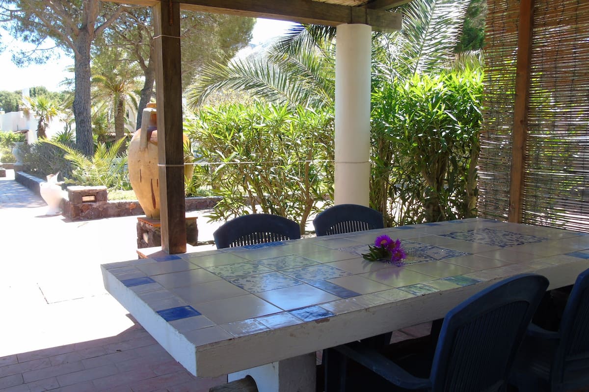Standard Apartment, Kitchenette, Garden View | Terrace/patio