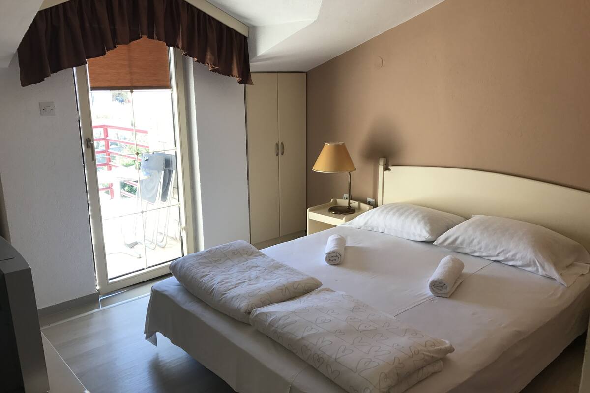 Comfort Double Room, Sea View | Cribs (free), WiFi (free)