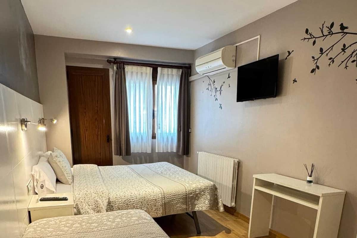 Dreibettzimmer (with 1 extra bed)